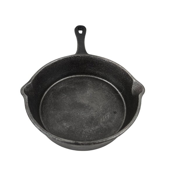 Cast Iron Skillet Double Pour Spout Made In China 6 in Diameter Handle Loop - Picture 2 of 10